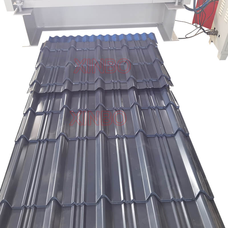 Máquina formadora de paneles de techo de tejas esmaltadas